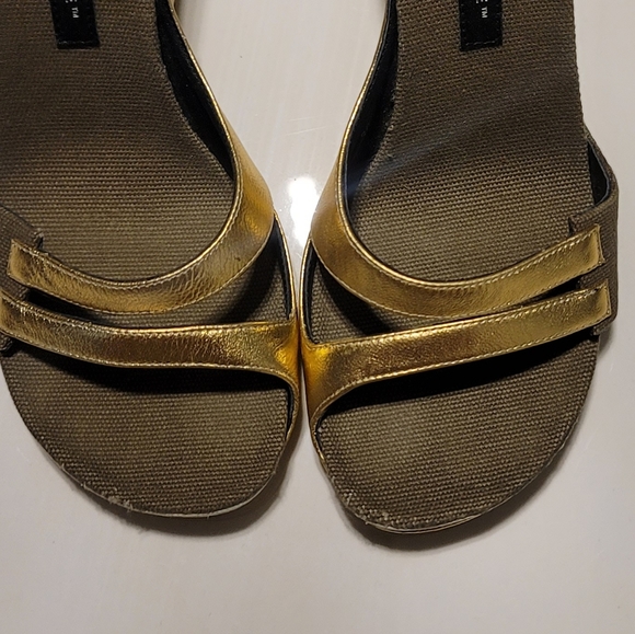 United Nude Mobius Olive Sandals - Picture 9 of 9